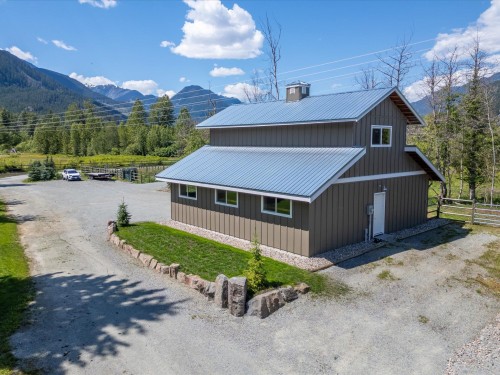 1470 Fraser Road, Pemberton, BC - Outdoor