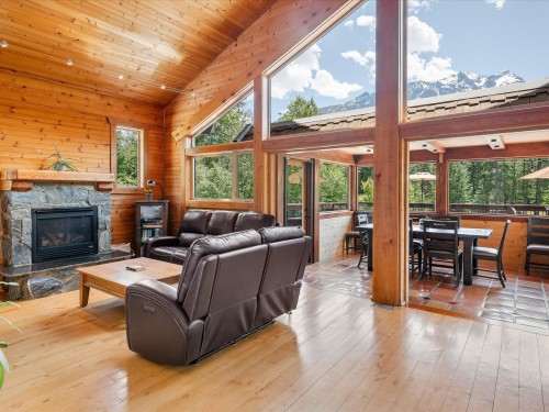 1470 Fraser Road, Pemberton, BC - Indoor Photo Showing Living Room With Fireplace
