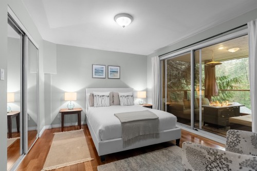 526 Newdale Place, West Vancouver, BC 