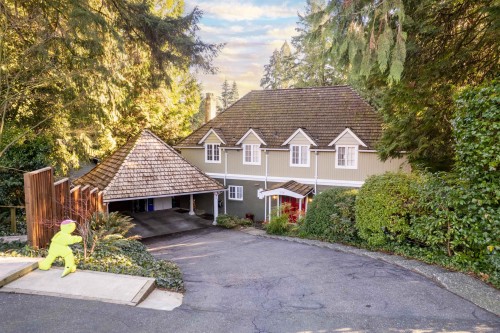 526 Newdale Place, West Vancouver, BC 