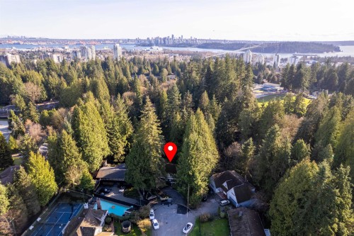 526 Newdale Place, West Vancouver, BC 