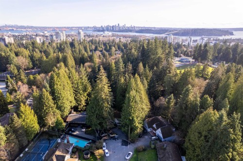 526 Newdale Place, West Vancouver, BC 