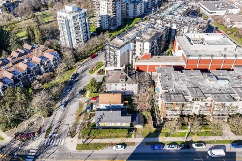 164 10Th Street E, North Vancouver, BC 