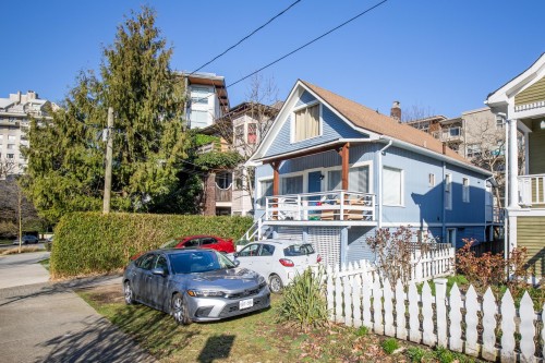 164 10Th Street E, North Vancouver, BC 