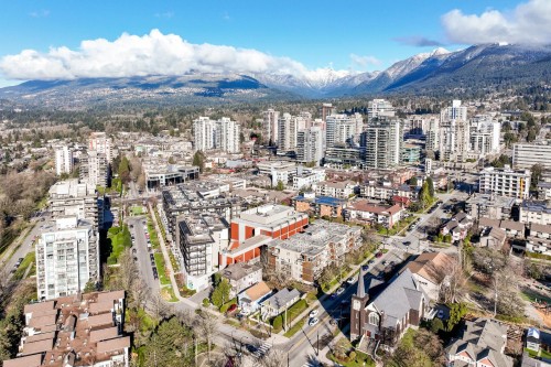 164 10Th Street E, North Vancouver, BC 