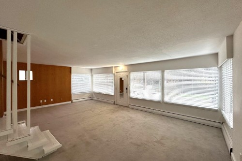 164 10Th Street E, North Vancouver, BC 