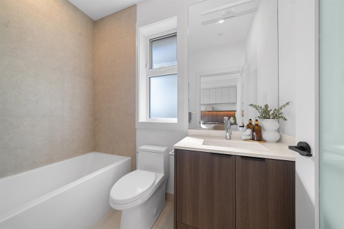 2609 Dundas Street, Vancouver, BC 