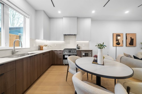 2609 Dundas Street, Vancouver, BC 