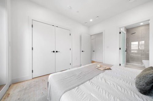 2609 Dundas Street, Vancouver, BC 