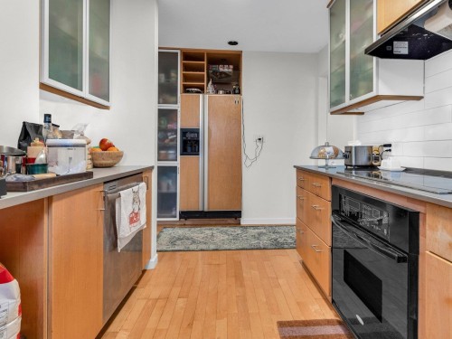 102-3349 Dunbar Street, Vancouver, BC 