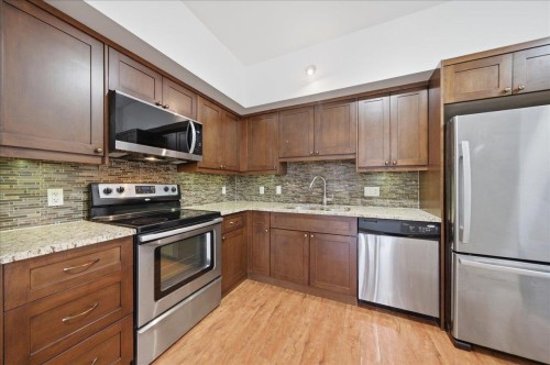 307-22858 Lougheed Highway, Maple Ridge, BC 