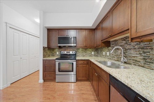 307-22858 Lougheed Highway, Maple Ridge, BC 