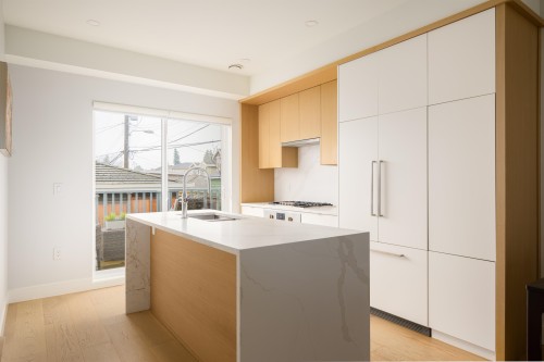 7661 Granville Street, Vancouver, BC 