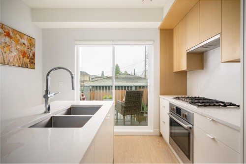 7661 Granville Street, Vancouver, BC 