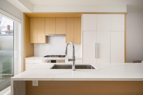 7661 Granville Street, Vancouver, BC 