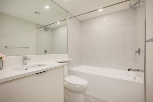 7661 Granville Street, Vancouver, BC 