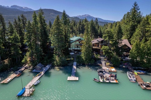 9297 Lakeshore Drive  Whistler, BC V8E 0G6