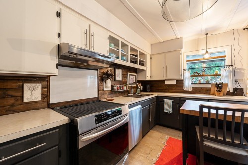 635 Midvale Street, Coquitlam, BC 