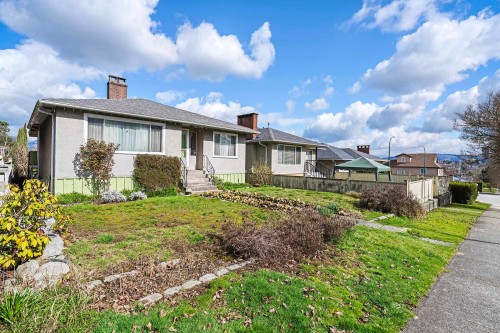 3281 2Nd Avenue E, Vancouver, BC 