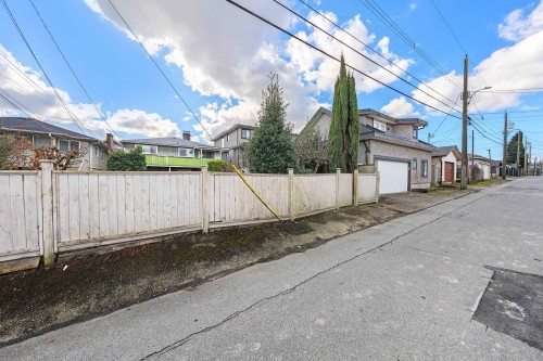 3281 2Nd Avenue E, Vancouver, BC 