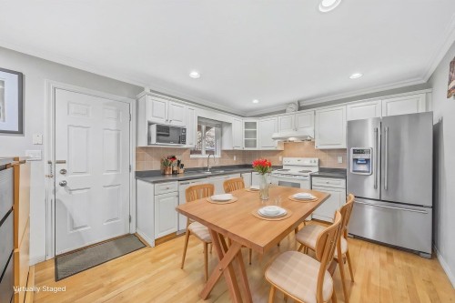 6071 Sprott Street, Burnaby, BC 