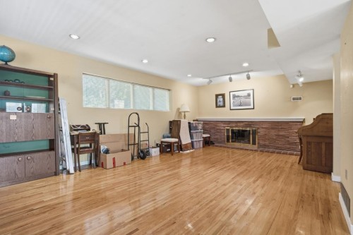 6034 Collingwood Place, Vancouver, BC 