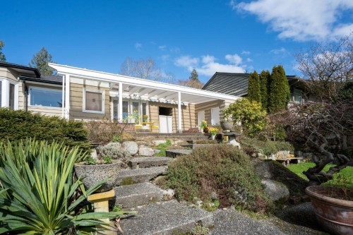 6034 Collingwood Place, Vancouver, BC 