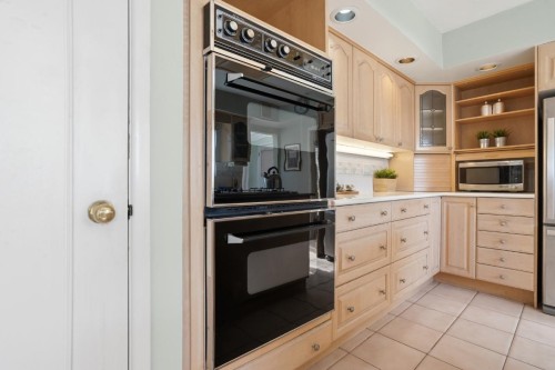 6034 Collingwood Place, Vancouver, BC 