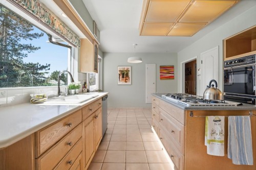 6034 Collingwood Place, Vancouver, BC 