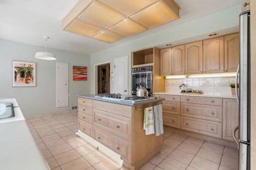 6034 Collingwood Place, Vancouver, BC 