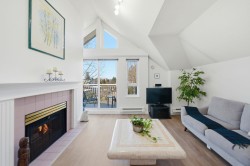 PH2-2736 Victoria Drive  Vancouver, BC V5N 4L4