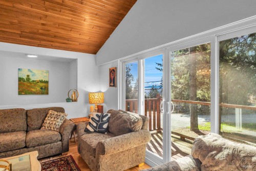 5325 Marine Drive, West Vancouver, BC 