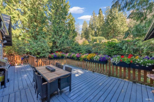 5325 Marine Drive, West Vancouver, BC 