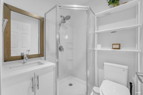 5325 Marine Drive, West Vancouver, BC 