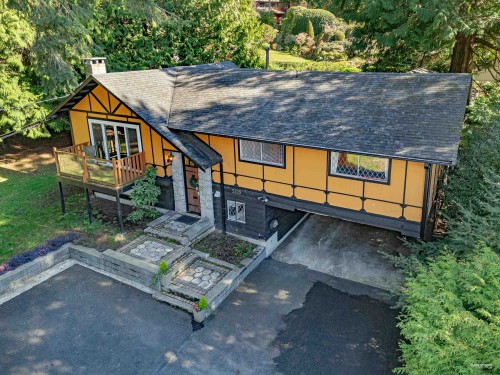 5325 Marine Drive, West Vancouver, BC 