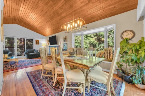 5325 Marine Drive, West Vancouver, BC 