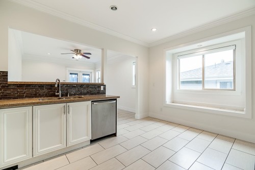 6159 Canada Way, Burnaby, BC 