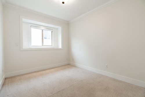 6159 Canada Way, Burnaby, BC 