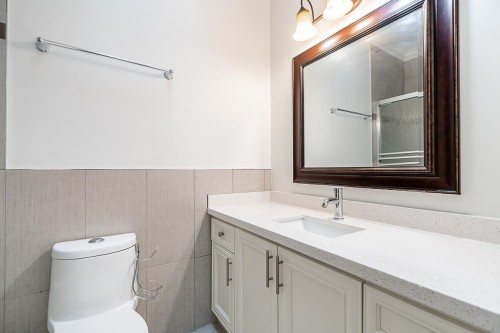 6159 Canada Way, Burnaby, BC 