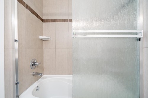 6159 Canada Way, Burnaby, BC 