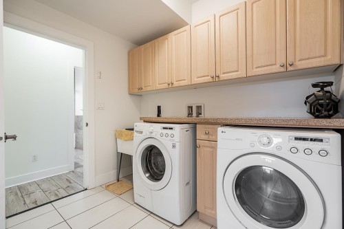 6159 Canada Way, Burnaby, BC 