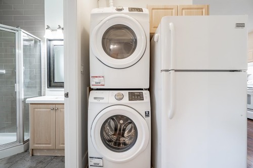 6159 Canada Way, Burnaby, BC 