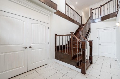 6159 Canada Way, Burnaby, BC 