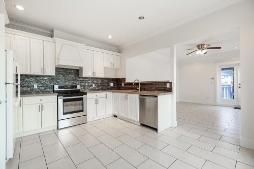 6159 Canada Way, Burnaby, BC 