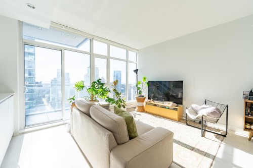 3203-4670 Assembly Way, Burnaby, BC 