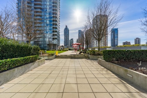 3203-4670 Assembly Way, Burnaby, BC 