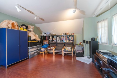 9564 Thomas Drive, Richmond, BC 