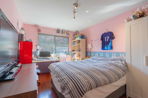 9564 Thomas Drive, Richmond, BC 