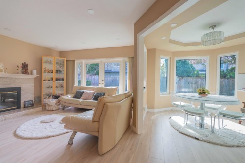 9564 Thomas Drive, Richmond, BC 