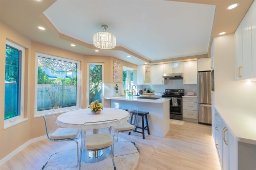 9564 Thomas Drive, Richmond, BC 